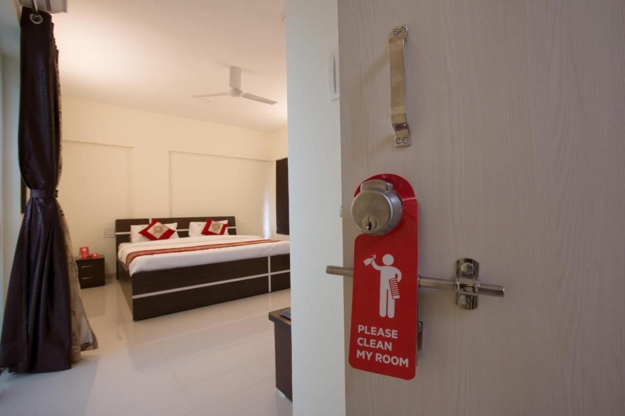 Oyo 9052 Leisurely Abode Hotel Khadki Eksteriør billede