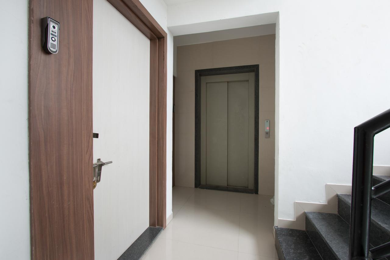 Oyo 9052 Leisurely Abode Hotel Khadki Eksteriør billede